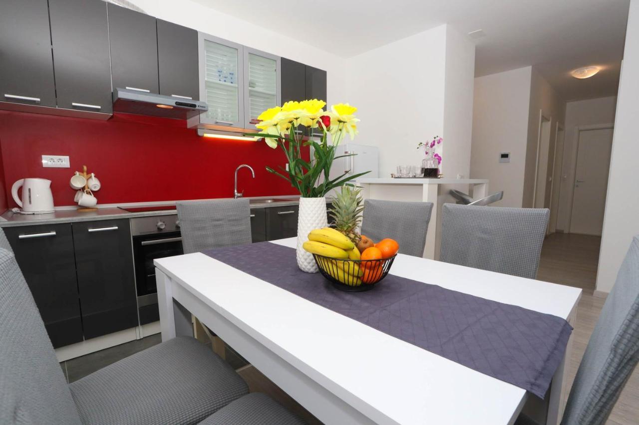 Apartman Petra Makarska Eksteriør billede