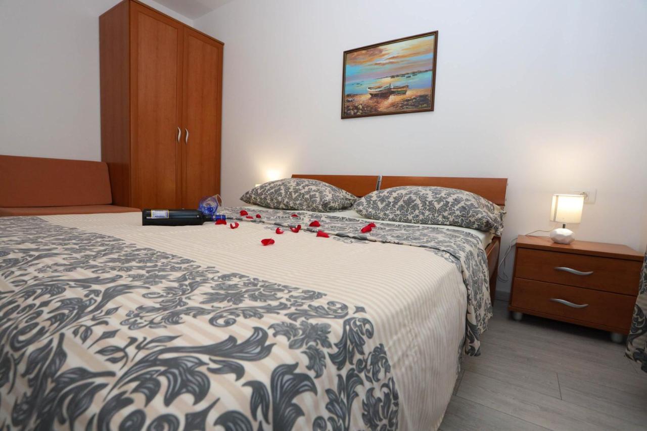 Apartman Petra Makarska Eksteriør billede