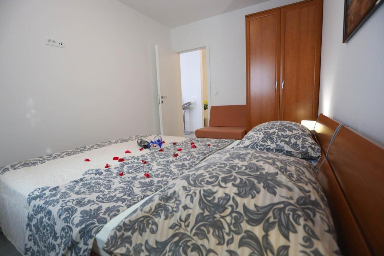 Apartman Petra Makarska Eksteriør billede