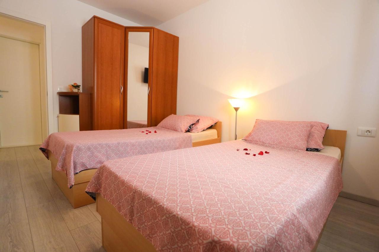 Apartman Petra Makarska Eksteriør billede