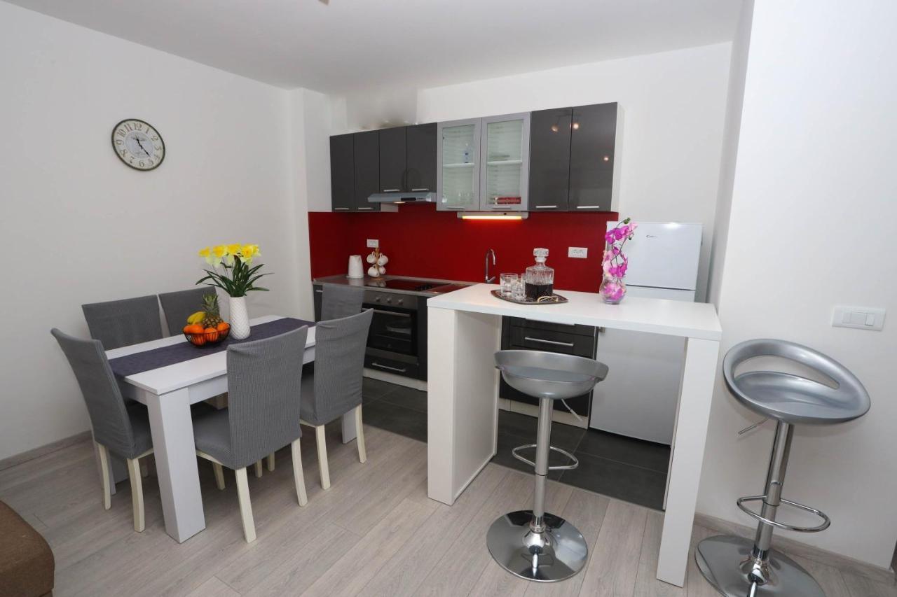 Apartman Petra Makarska Eksteriør billede