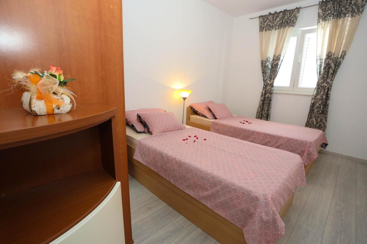 Apartman Petra Makarska Eksteriør billede