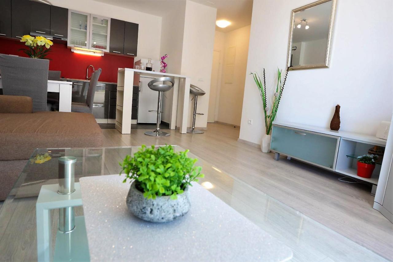 Apartman Petra Makarska Eksteriør billede