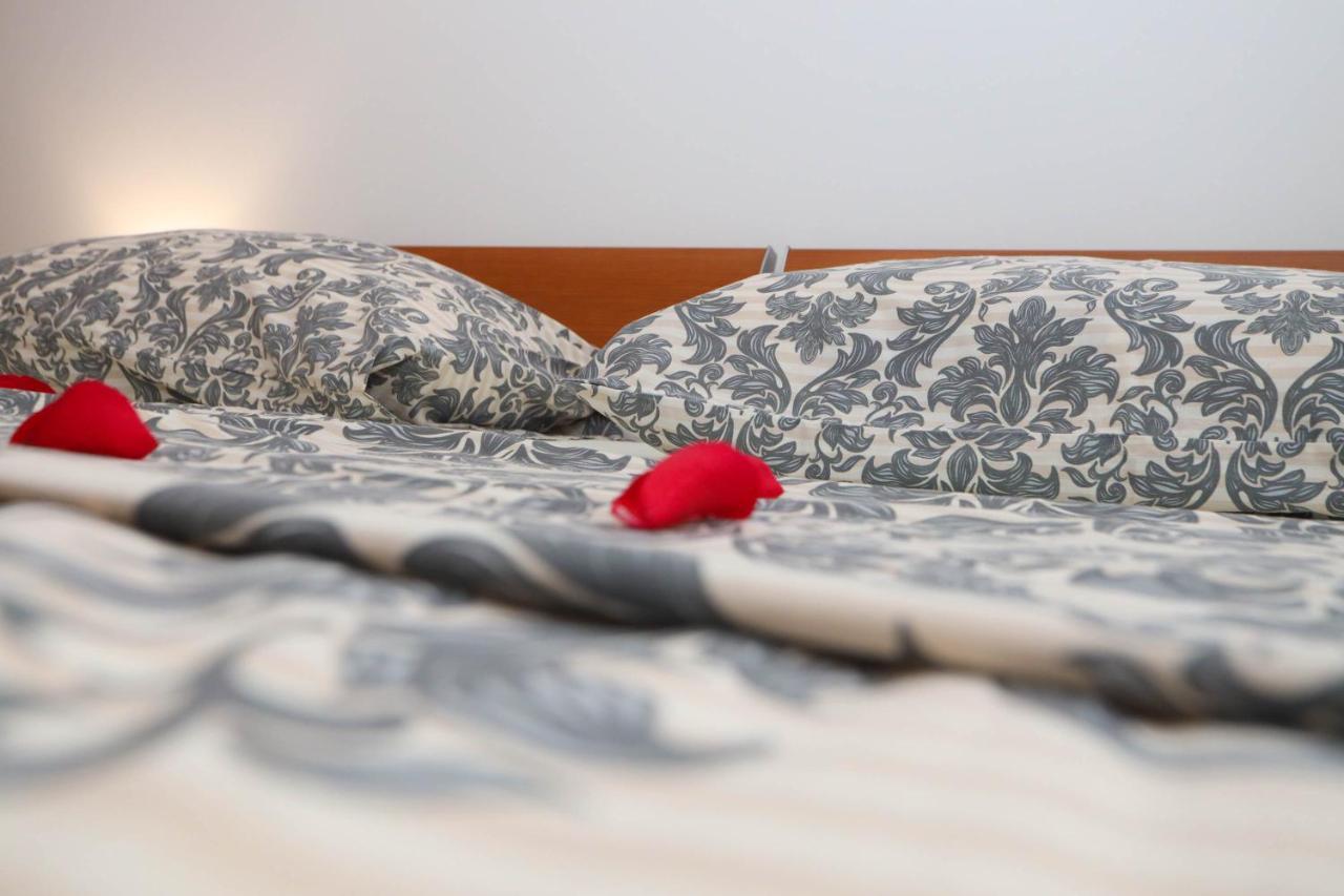 Apartman Petra Makarska Eksteriør billede